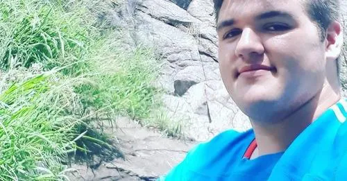 Tello, Julián