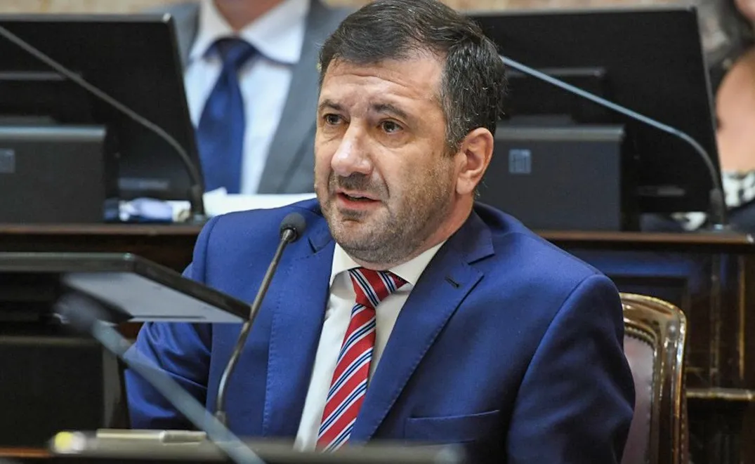 multimedia.normal.b804d0496e7fc1b8.RWRnYXJkbyBLdWVpZGVyIGJ5IFhfbm9ybWFsLndlYnA=