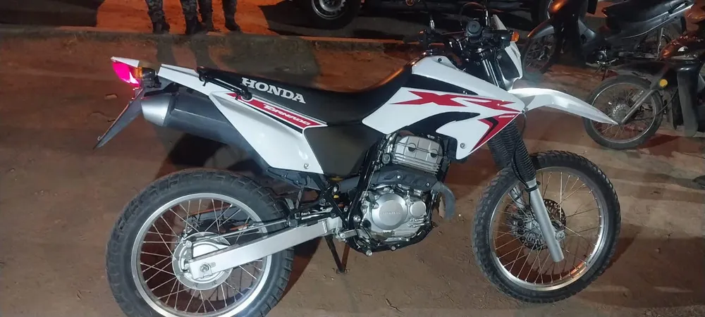 Recuperaron en Córdoba una Honda Tornado robada frente a una distribuidora