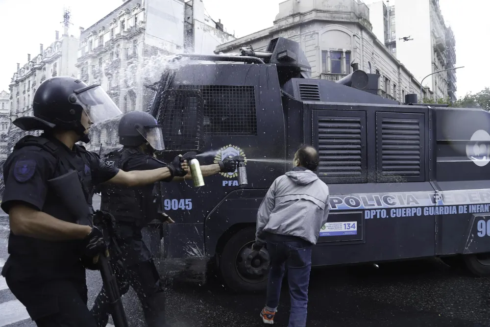 represión a jubilados