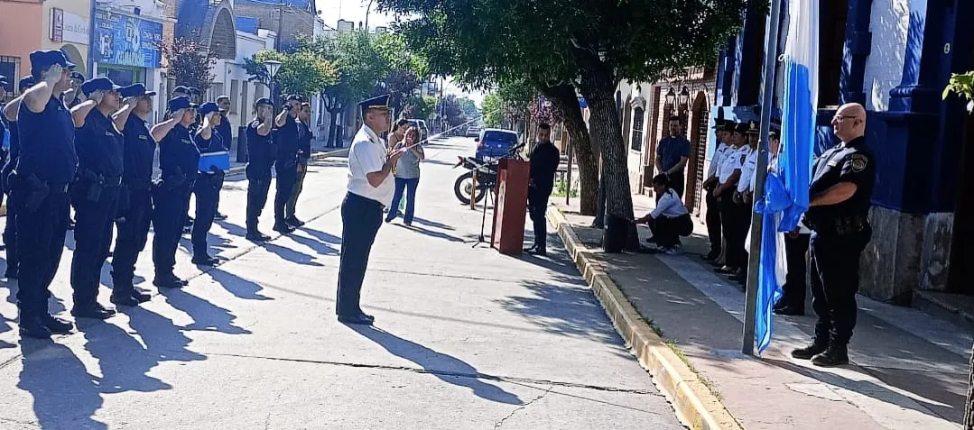 POLICÍA (2)