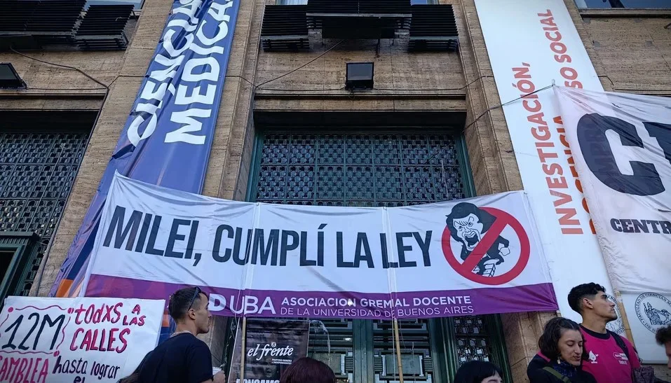 MILEI CUMPLÍ LA LEY