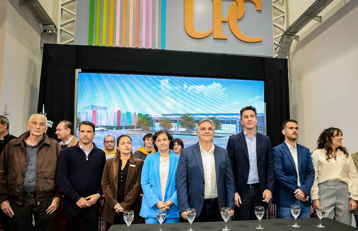 Llaryora en Marcos Juarez (4)