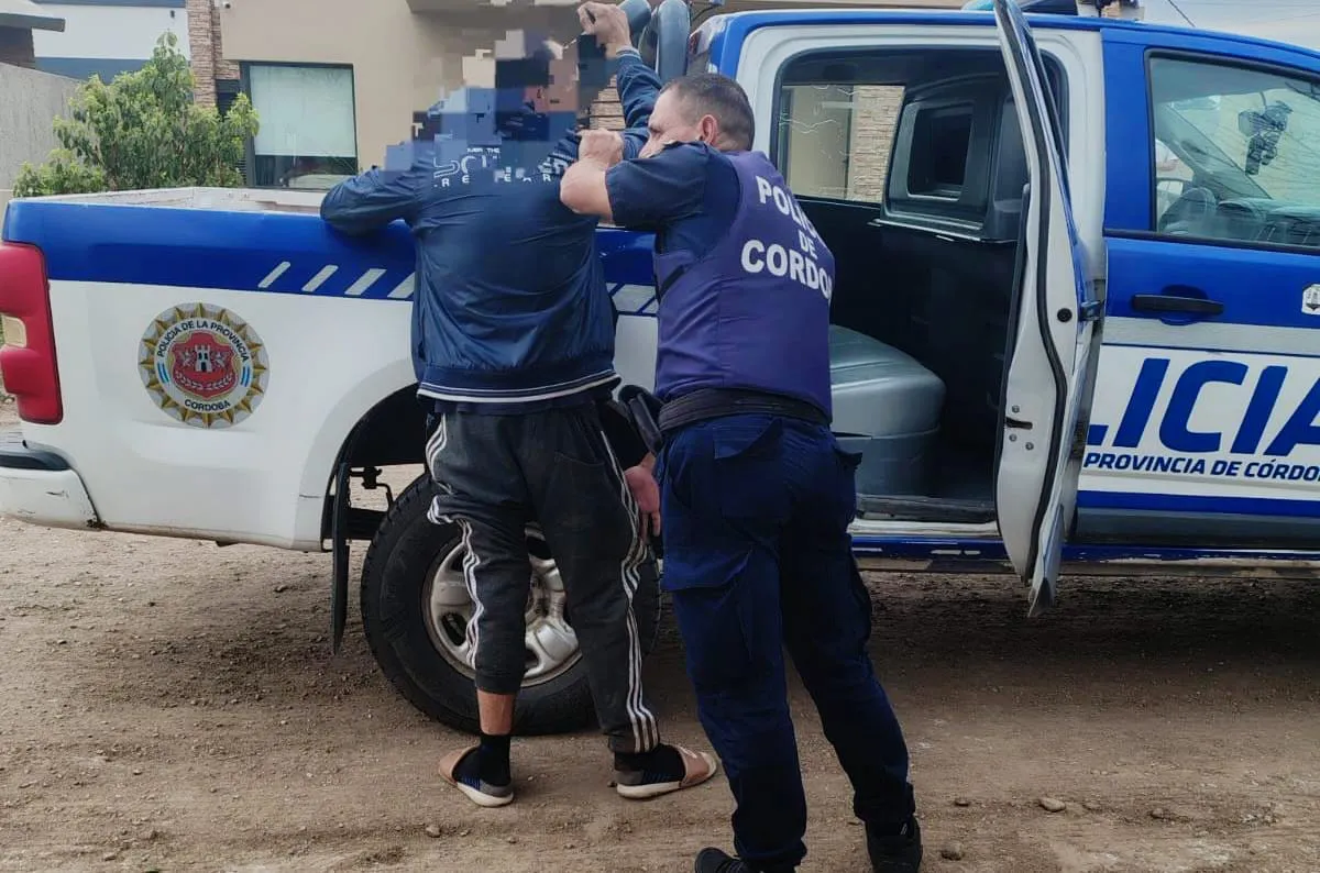 Policial despeñaderos