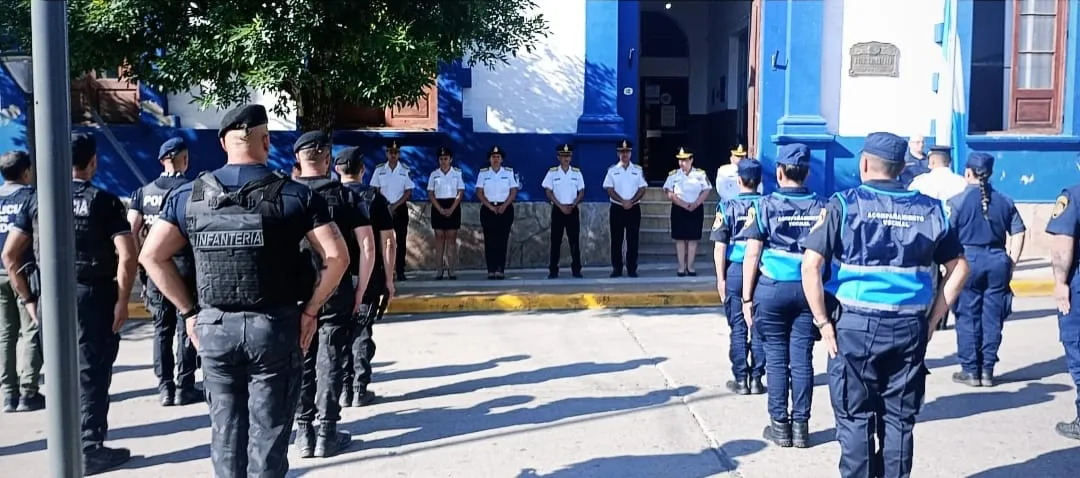 POLICÍA (3)