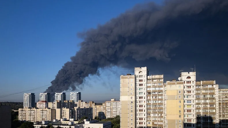 Rusia ataca depósito explosivos Kiev Ucrania 20260829