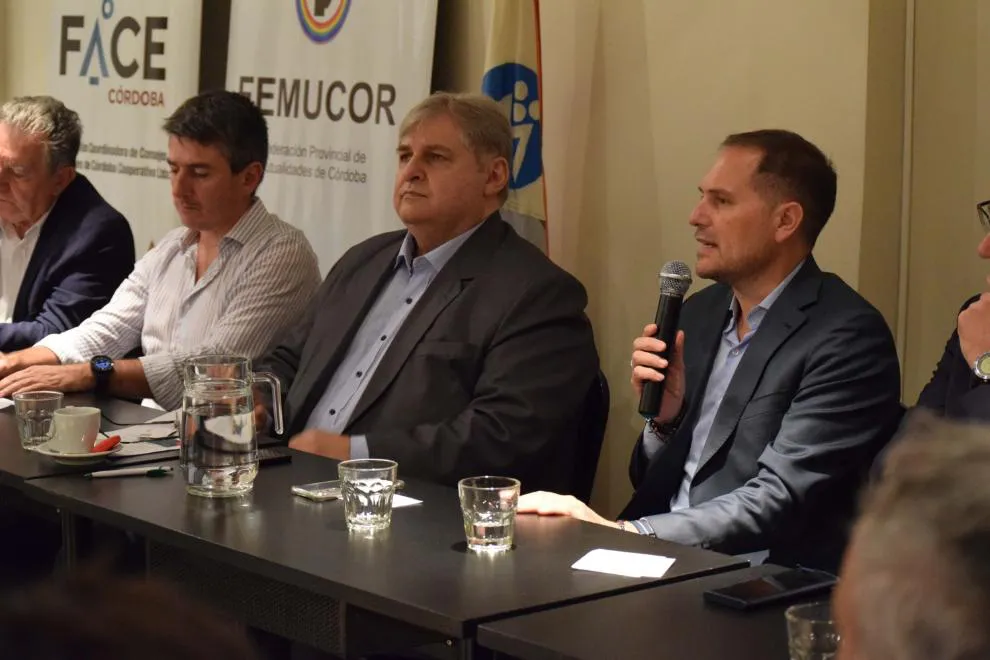 Reunion-Gill-con-cooperativas-1-1