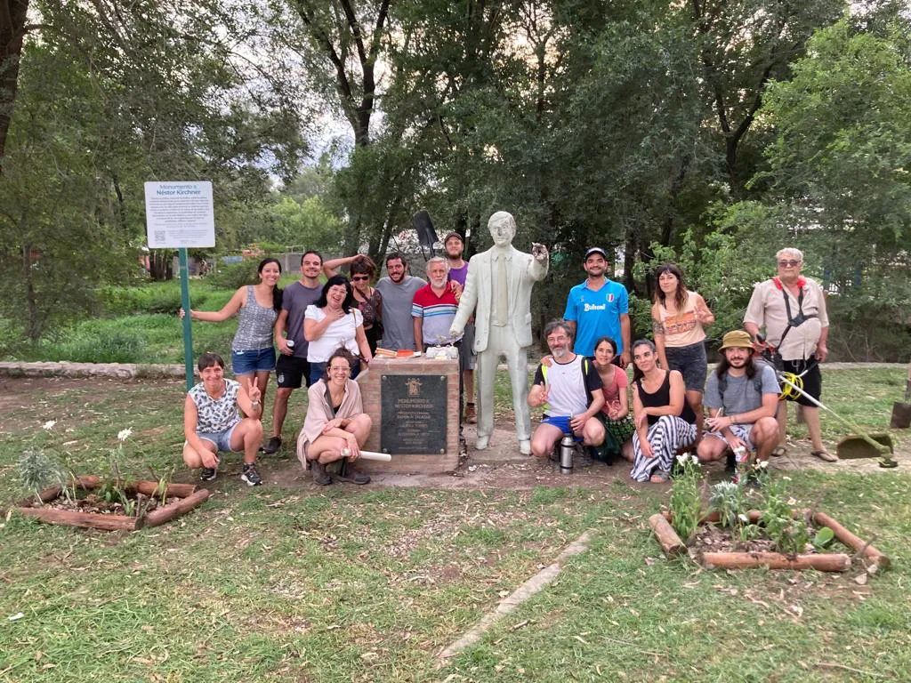 monumento nestor kirchner anisacate 2