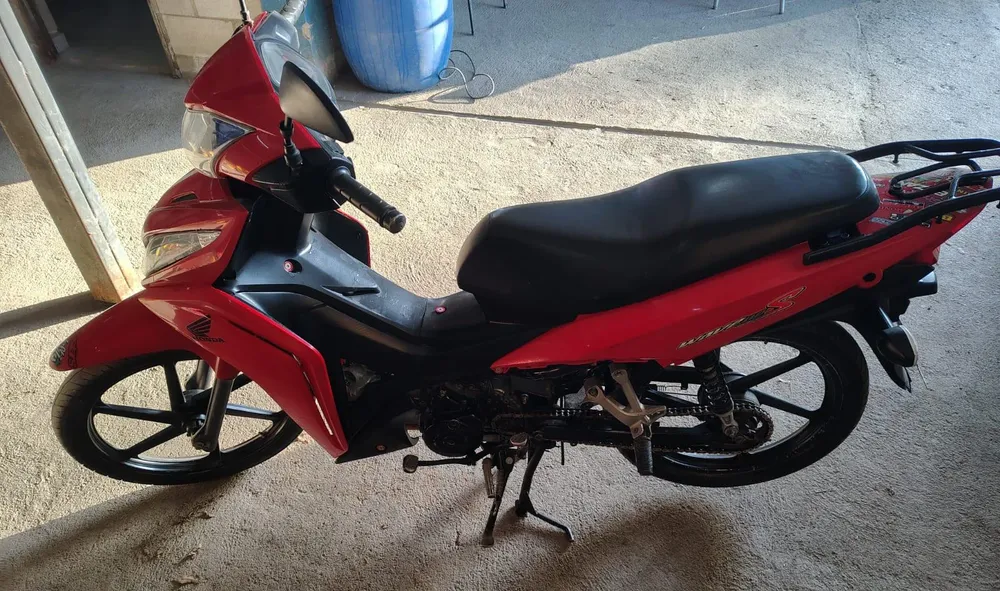 Honda Wave adulterada