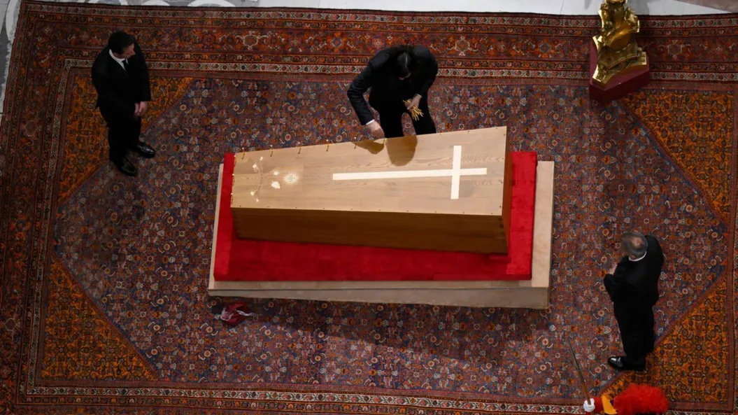 ataud-papa-francisco