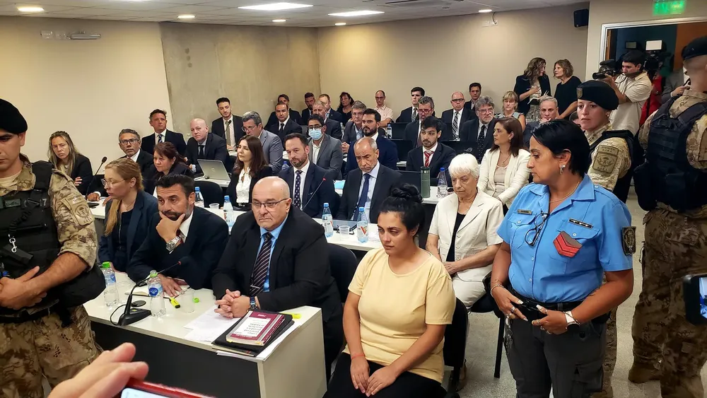 multimedia.grande.a2eb204b3445791e.SnVpY2lvIE5lb25hdGFsIChMZW8gR3VldmFyYSlfZ3JhbmRlLndlYnA=