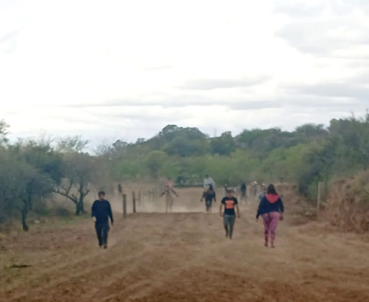 Carrera de caballos ilegales despeñaderos (2)