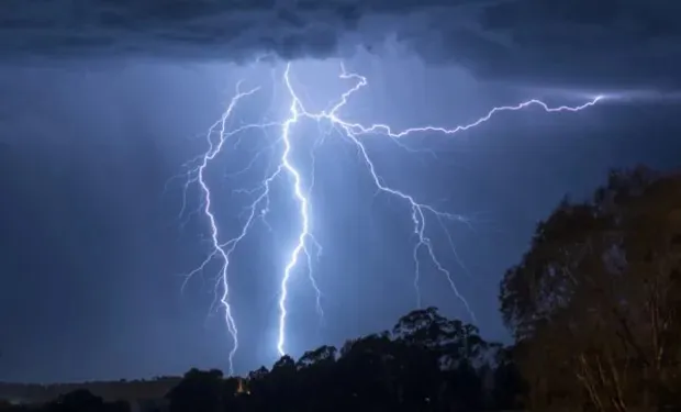 tormenta eléctrica