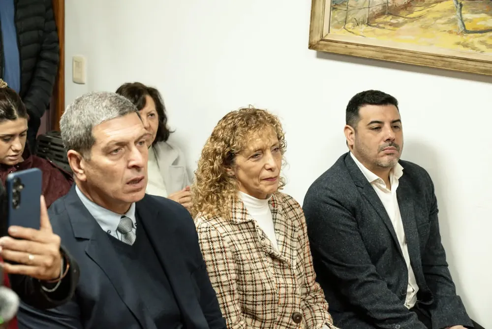 Maximiliano Caminada, Claudia Martínez y Manuel Ortiz, quienes asumieron nuevas funciones en el gabinete municipal.