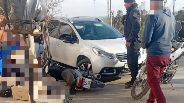Accidente, auto estacionado sin freo