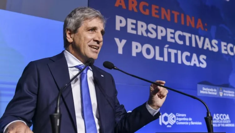 En-el-Latin-American-Forum-el-ministro-de-Economia-cargo-contra-la-prensa-enumero-records-productivos-y-afirmo-La-economia-se-va-a-llevar-puesta-a-la-politica