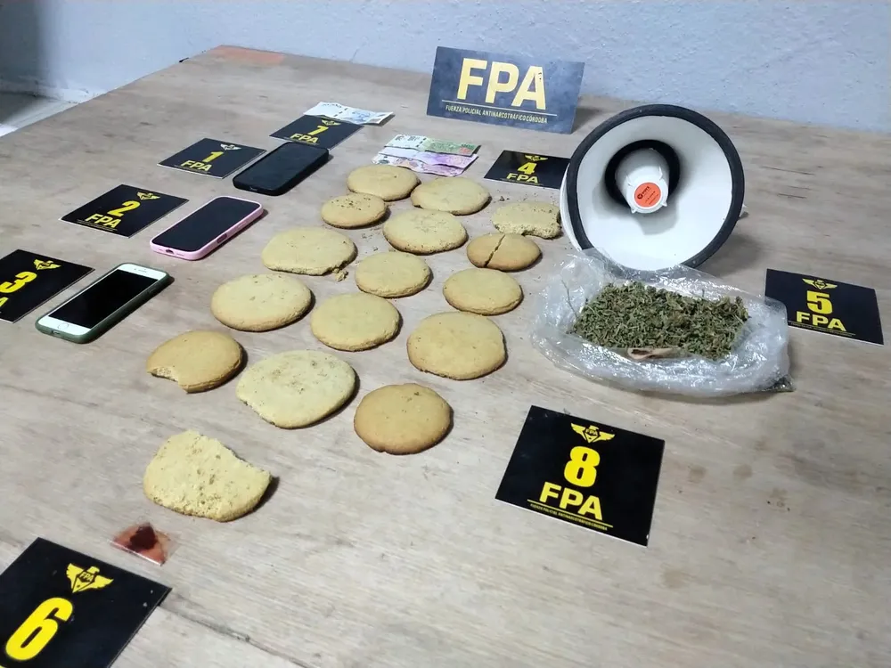 Villa Carlos Paz ofrecían galletas de marihuana por megáfono y quedaron detenidos (3)