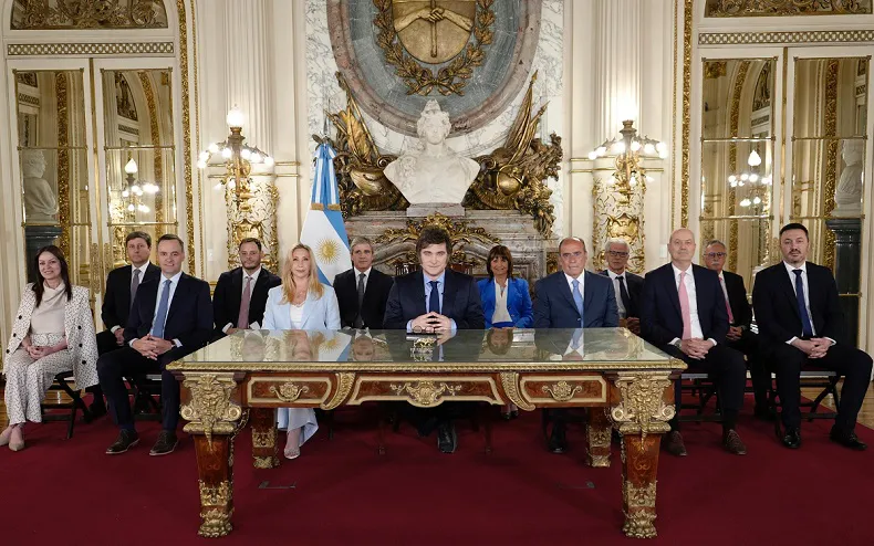 MILEI, JAVIER 1 AÑO 20241210