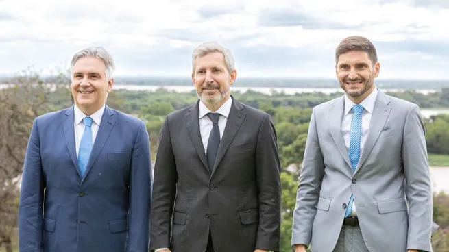 llaryora-frigerio-pullarojpg