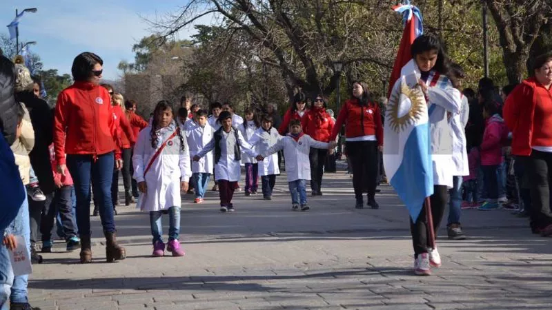 desfile 25 de mayo alta gracia 1