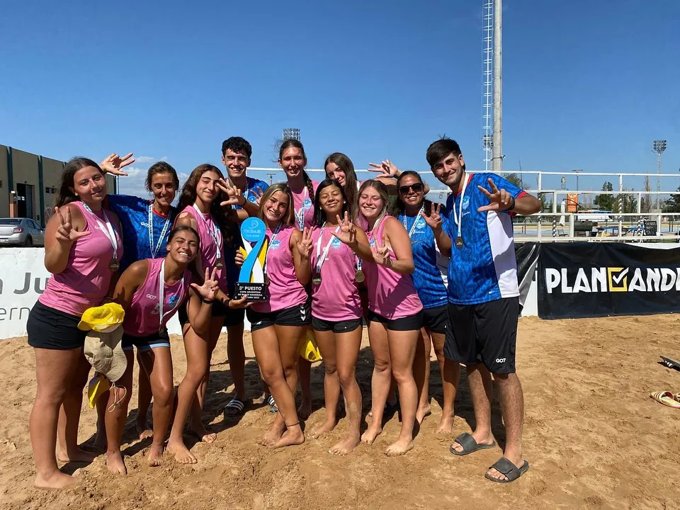 BEACH HANDBALL
