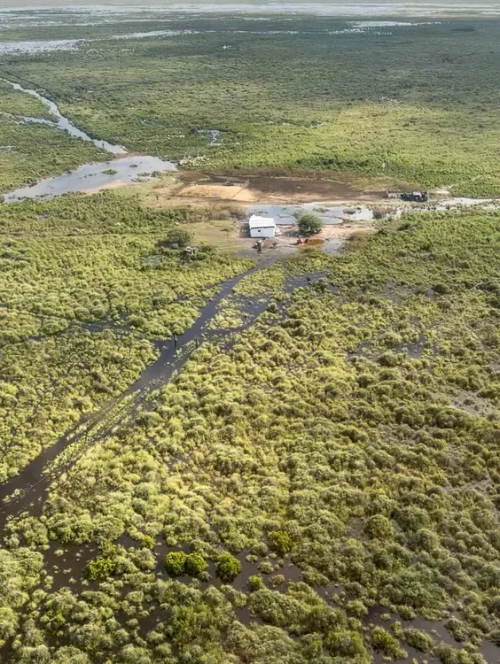 Asistencia para familias aisladas por la crecida del Rio Dulce (6)