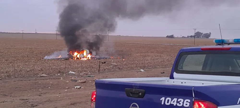 Auto incendiado 20240709 (1)