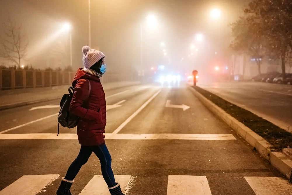 mujer-calle-frio-