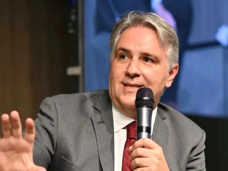 Martín Llaryora