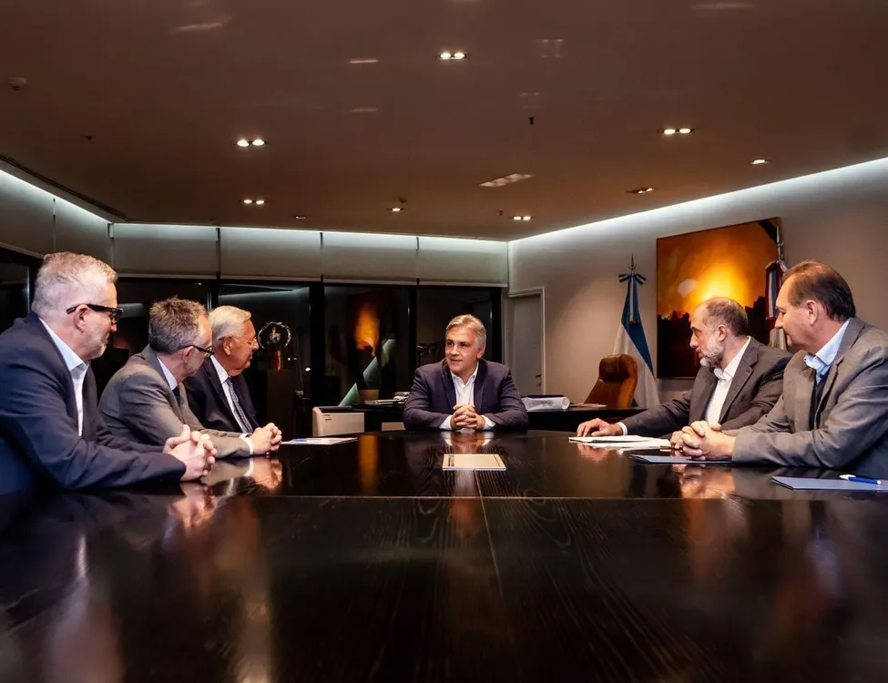 Llaryora, Martín + Volswagen 20240514