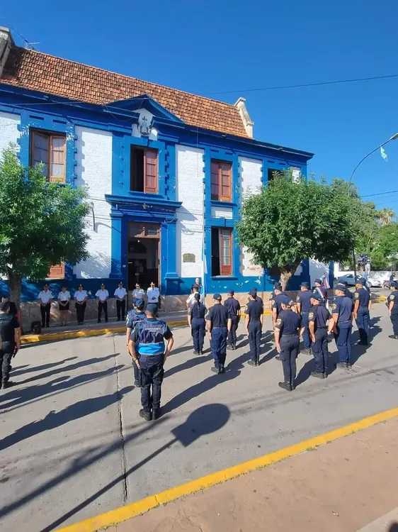 POLICÍA (5)