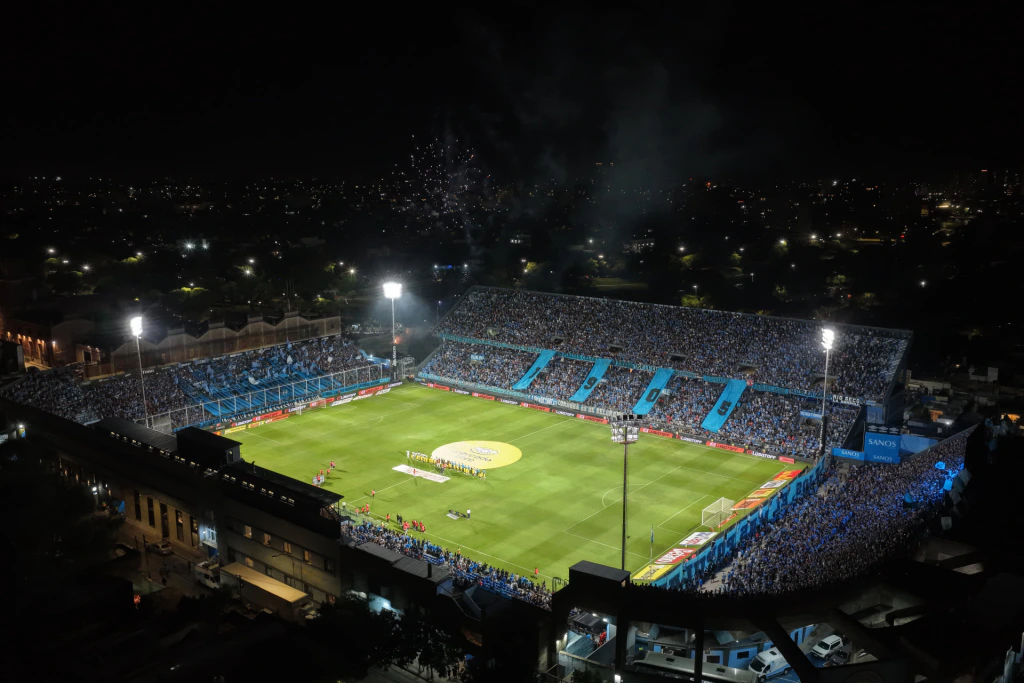 Estadio César Villagra -Gigante de Alberdi