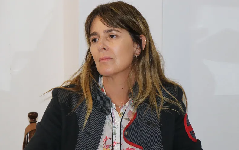 González, Lara (01) 20240403