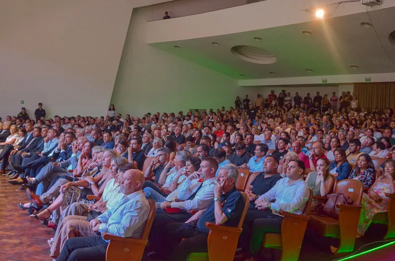 Apertura sesiones 2025 público