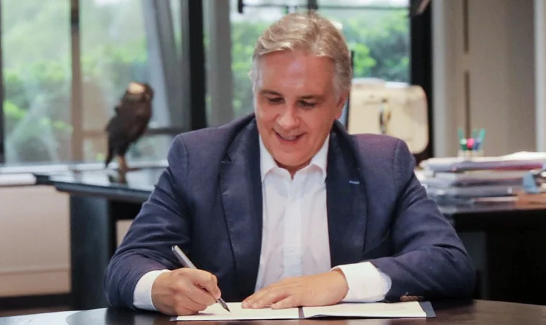 LLARYORA, Martín firma Empresas Recuperadas 20260706