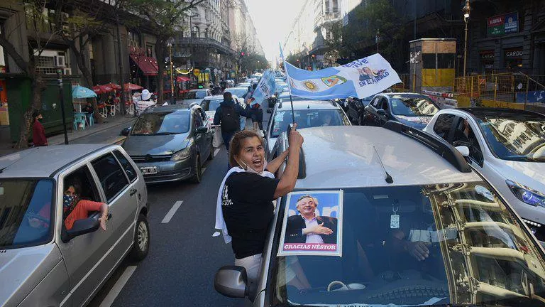 Plaza de Mayo: así fue la caravana para recordar a Néstor Kirchner