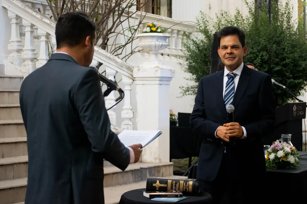 Jose-Maria-Gonzalez-presta-juramento