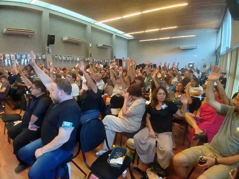 UEPC asamblea Paro 72 hs 20260401