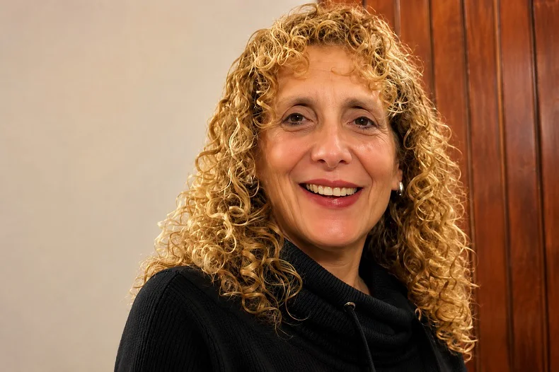 MARTÍNEZ, Claudia