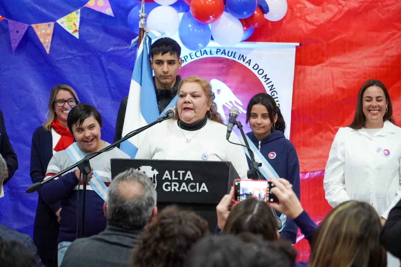 PAULINA DOMINGUEZ (2)