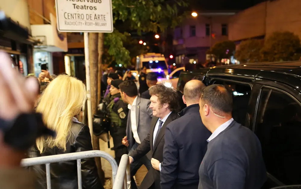 30-12-2023_el_presidente_javier_milei_llego (3)