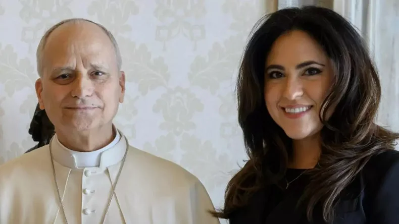 Papa León XIV + Monserrat Alvarado