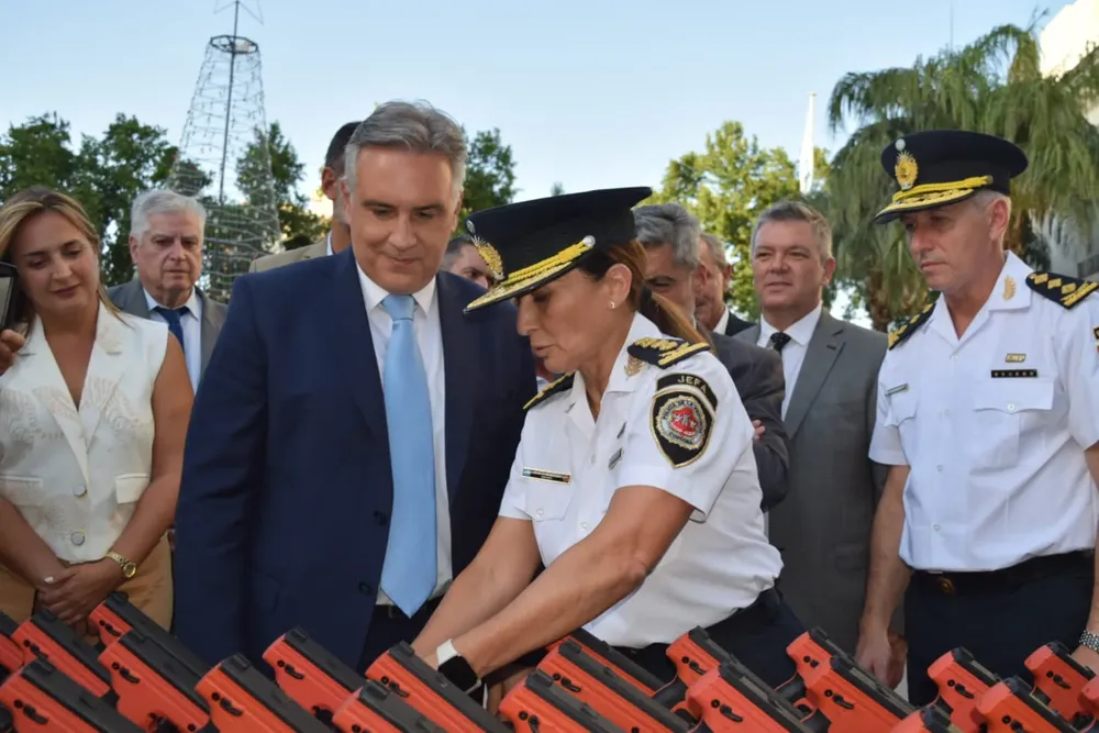policia armas no letales
