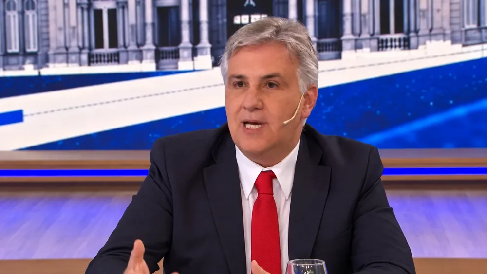 Martín Llaryora durante una entrevista