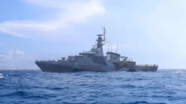 Buque británico HMS Medway mar argentino 2026