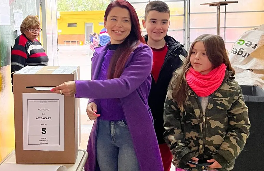 Natalia Contini vota Anisacate 1 20230604