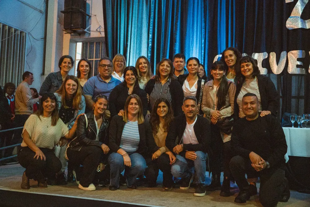 ESCUELA DE TURISMO (2)