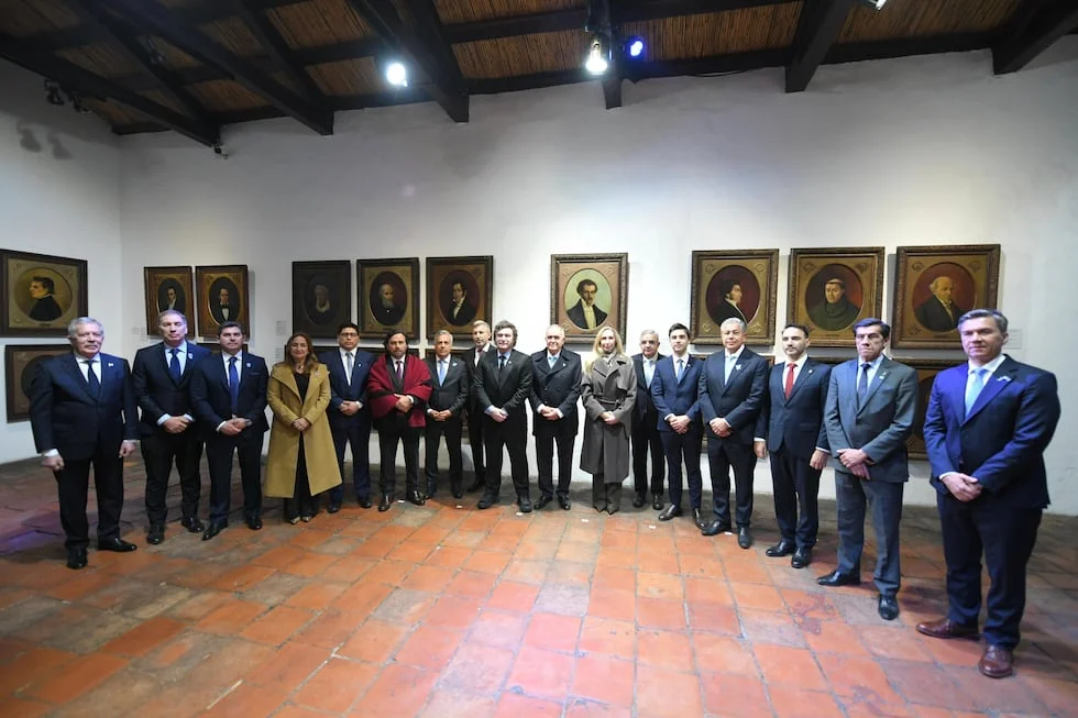 Milei en tucuman con gobernadores por el 9 de Julio 2026