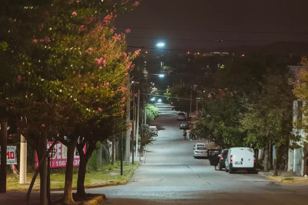 iluminacion barrio poluyan