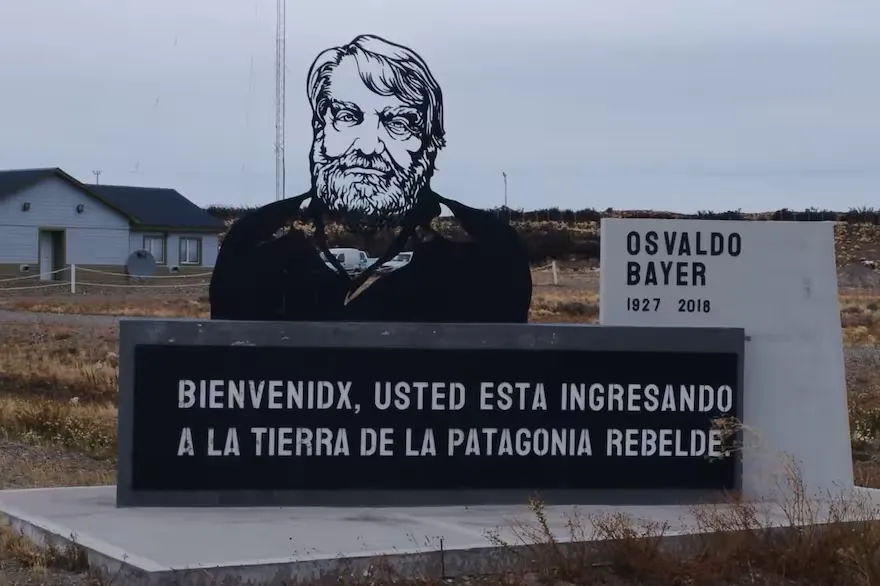 Monumento a Osvaldo Bayer